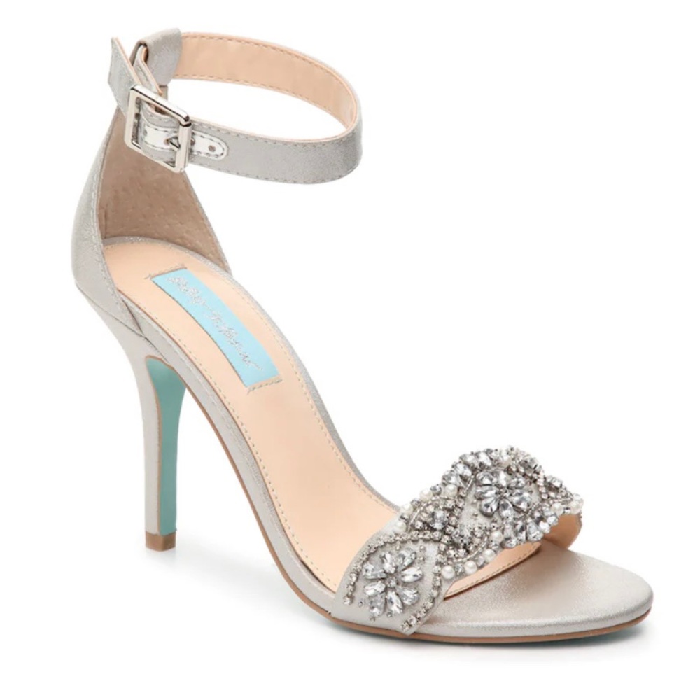 Blue by Betsey Johnson Ivory Heels. NWT